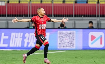 缺他不行！费利佩伤缺，成都蓉城“助攻王”陷球荒，近6轮0球|韦林顿|联赛|中超联赛|联赛冠军|成都蓉城足球俱乐部_新浪体育_新浪新闻